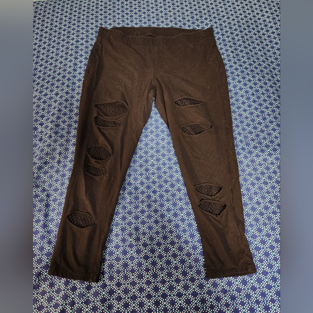 Torrid Mesh-Rip Leggings Size 3